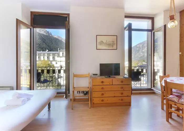 Carlton - Center Of - Historic Building Apartment *