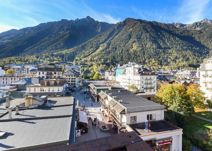 Carlton - Center Of - Historic Building